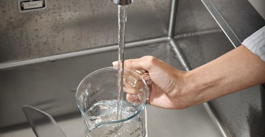 Змішувач кухонний HANSGROHE Zesis M33 150 EcoSmart з витяжним виливом 2jet 74810000 хром - 74810000