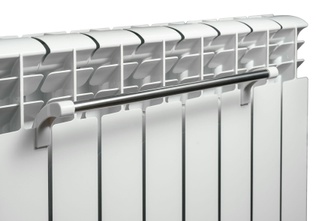 Держатель для полотенец NAVIN на секционный радиатор, 420 мм (20-036001-0420)
