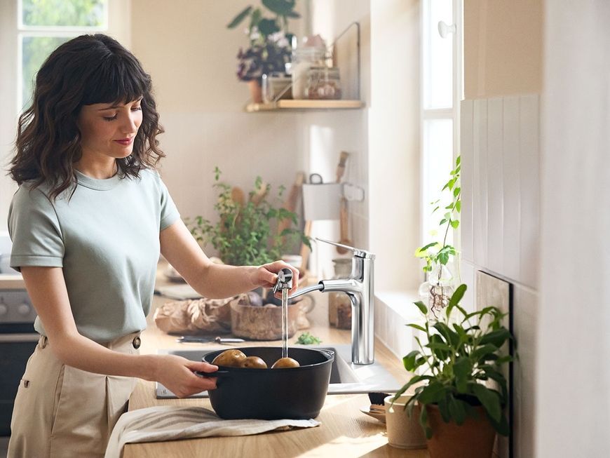 Змішувач кухонний HANSGROHE Zesis M33 160 з витяжним виливом 2jet sBox lite 74804000 хром - 74804000