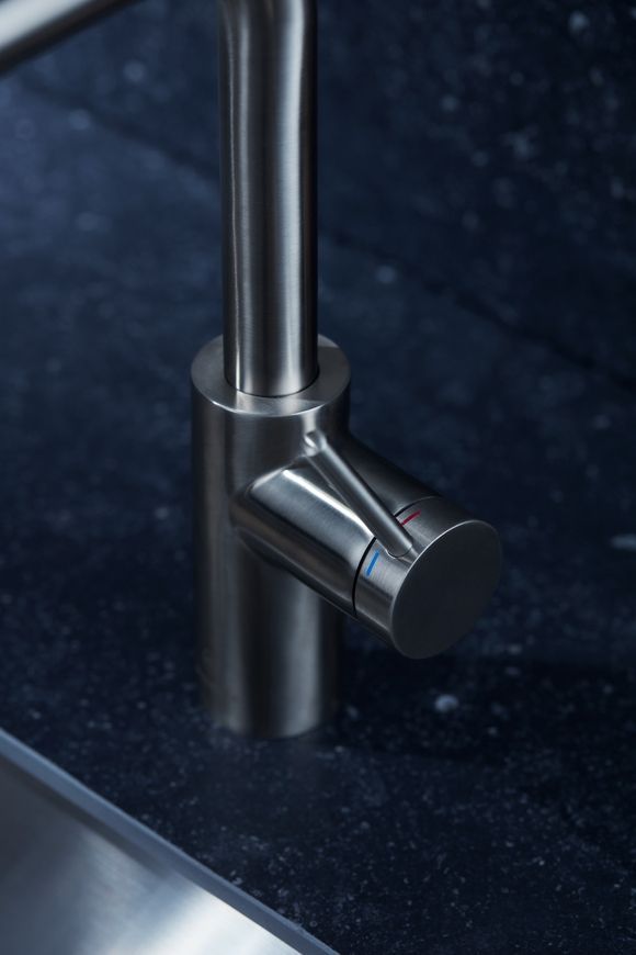 Смеситель для кухни KFA ARMATURA DUERO BASIC INOX с выдвижным изливом 6623-110-22 - 6623-110-22