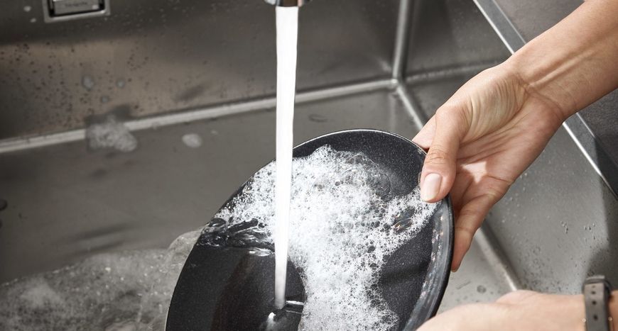 Змішувач кухонний HANSGROHE Zesis M33 200 1jet з запірним клапаном 74808000 хром - 74808000