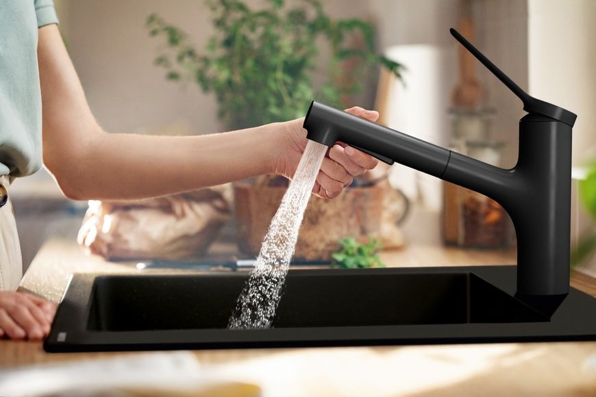 Змішувач кухонний HANSGROHE Zesis M33 150 з витяжним виливом 2jet sBox lite 74803670 чорний матовий - 74803670