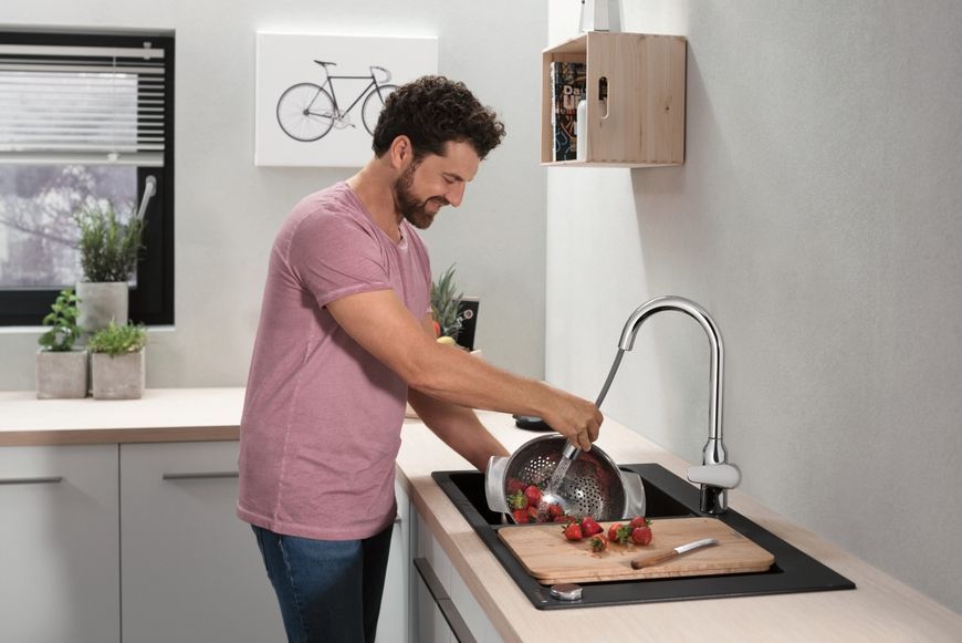 Смеситель для кухонной мойки HANSGROHE Focus M42 220 2jet sBox с выдвижным изливом Chrome 71820000 хром - 71820000