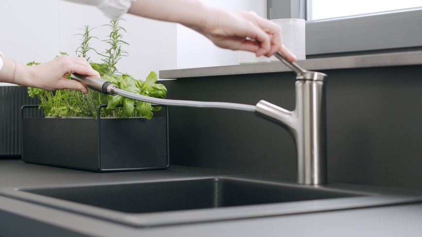 Змішувач кухонний HANSGROHE Zesis M33 150 з витяжним виливом 2jet sBox lite 74803800 нержавіюча сталь - 74803800