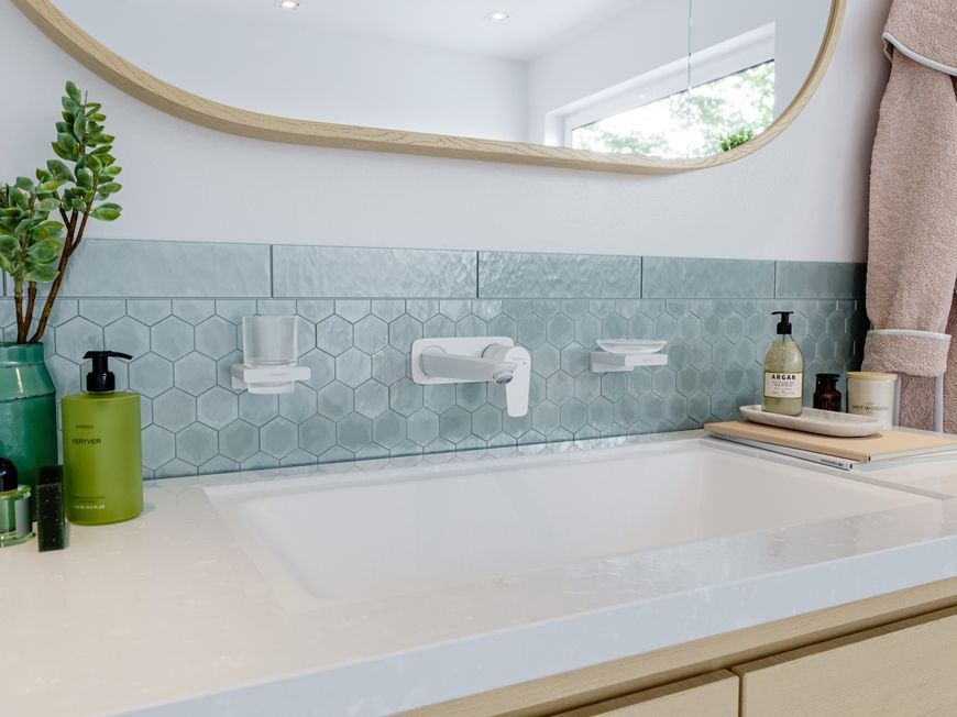 Настінний змішувач для раковини HANSGROHE Talis E прихований монтаж 22,5 см Matt White 71734700 білий матовий - 71734700