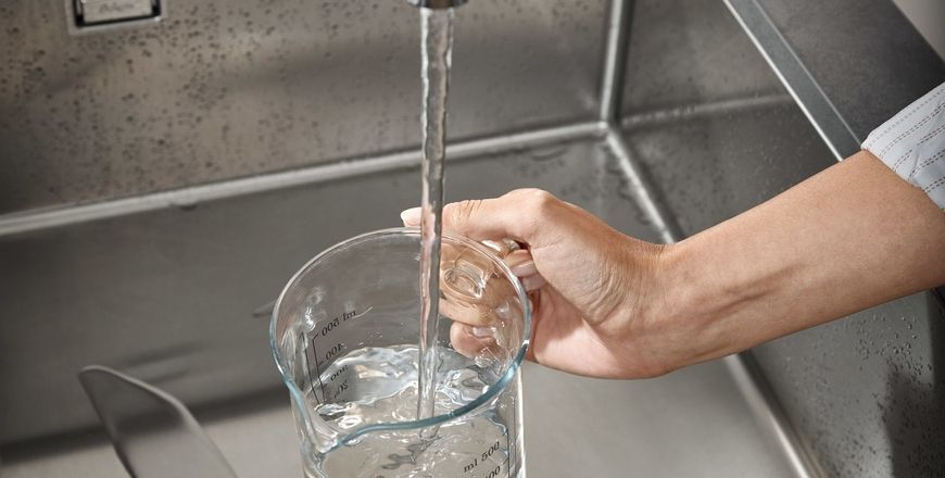 Змішувач кухонний HANSGROHE Zesis M33 160 з витяжним виливом 2jet 74801670 чорний матовий - 74801670